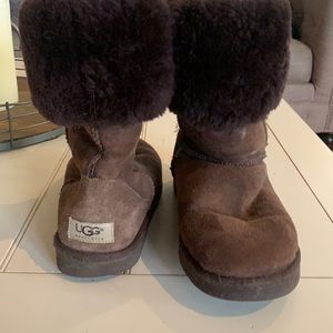 Classic Tall Uggs in chocolate